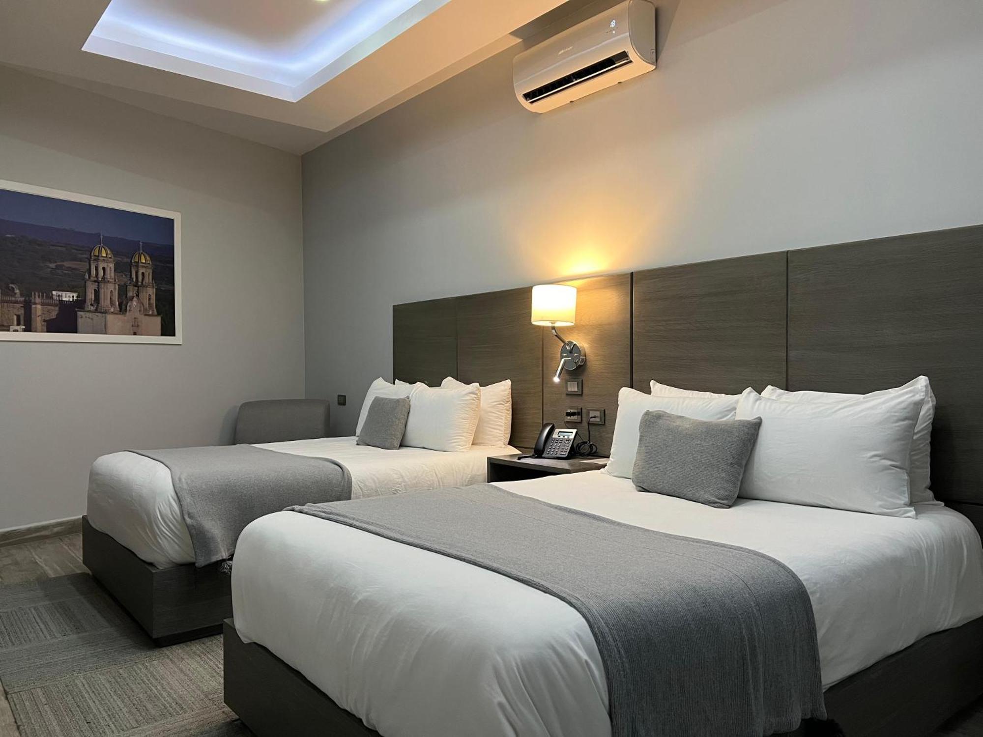 Hotel Gralta Jalostotitlan Kültér fotó